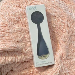 PMD smart facial cleansing device